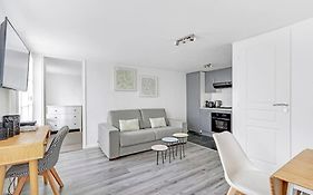 Off Bright Apartment In Heart Of Haut Marais